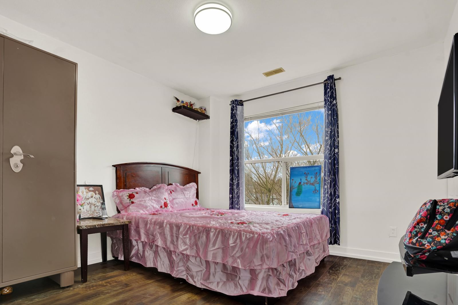 Listing Image 15