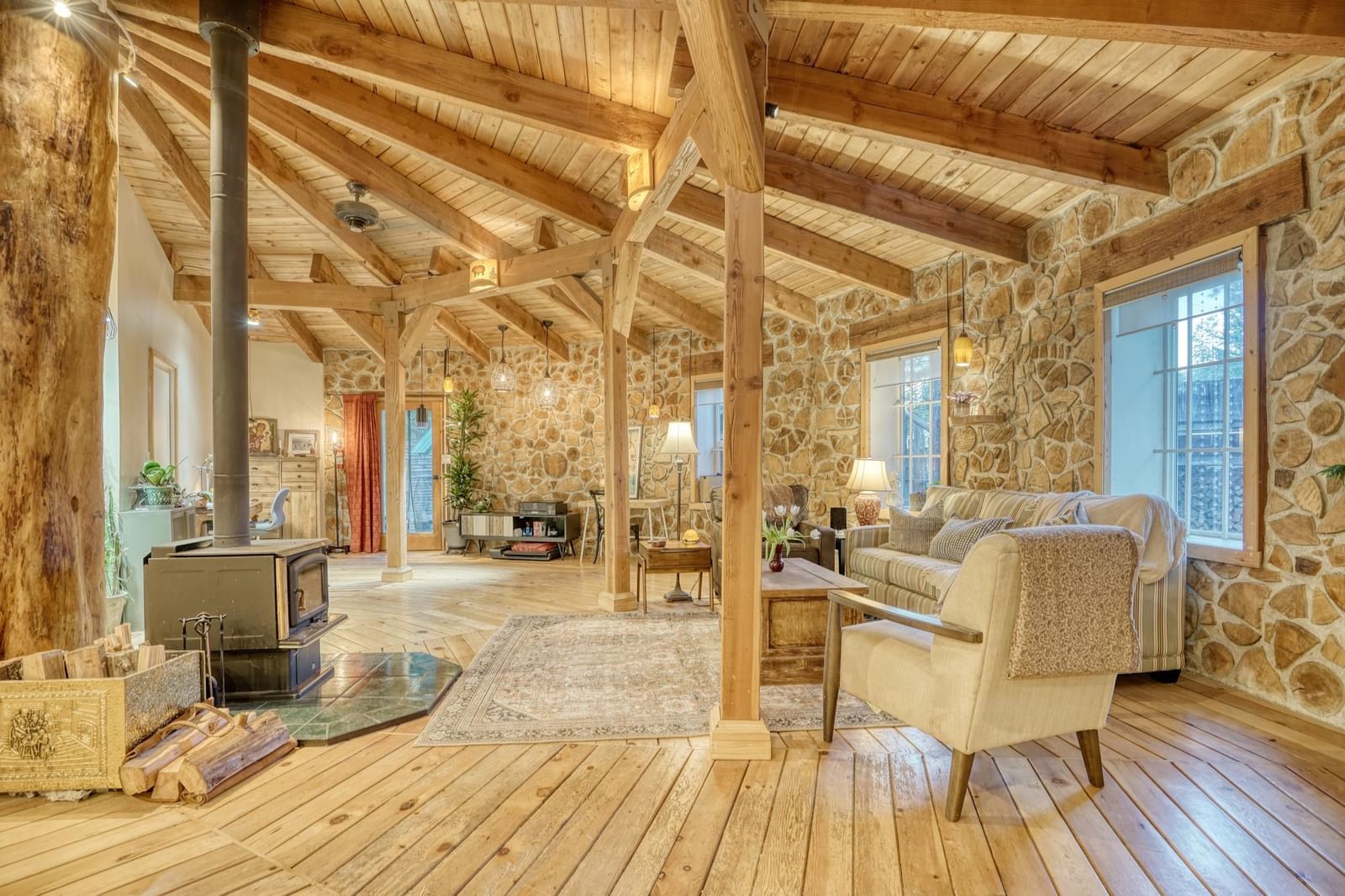 Listing Image 5