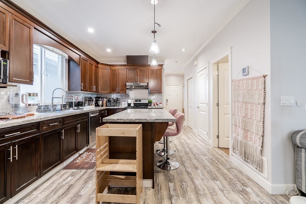 Listing Image 10