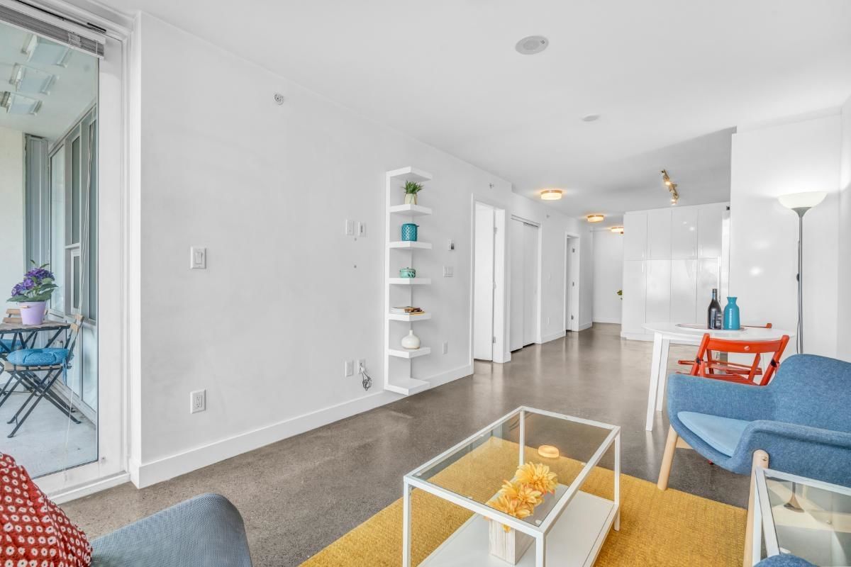 Listing Image 8