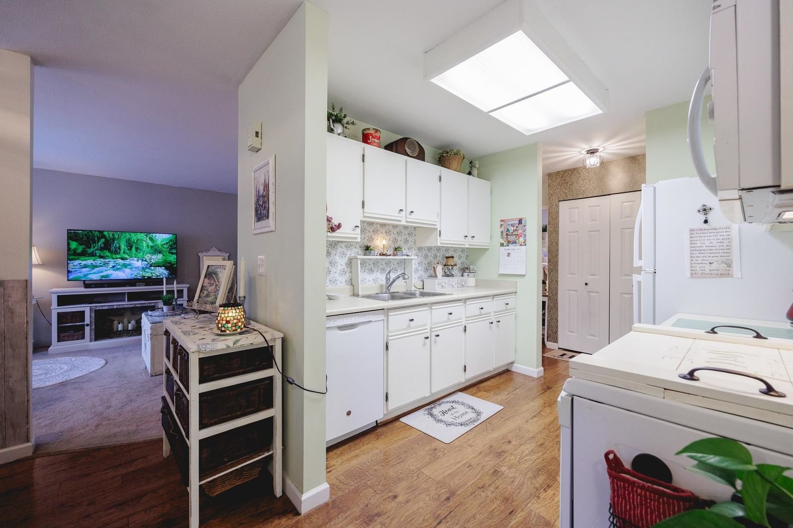 Listing Image 9
