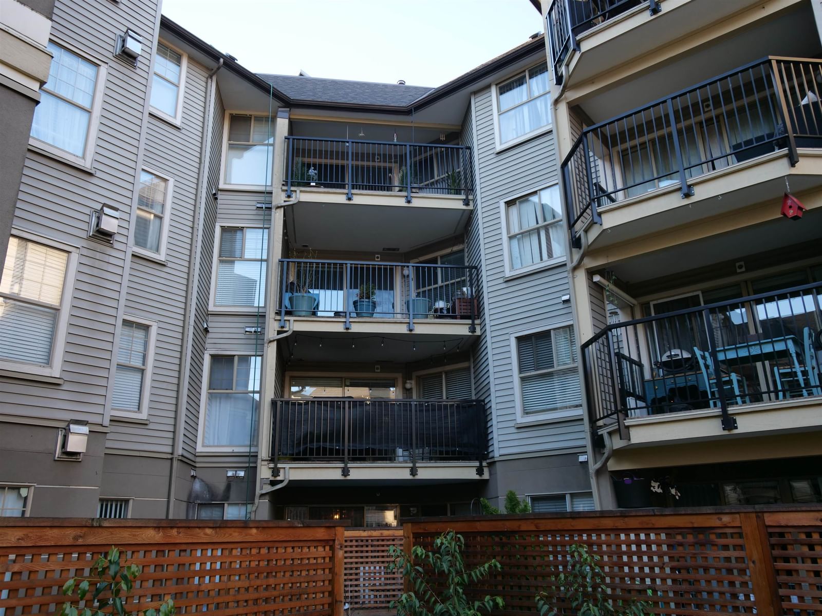 Listing Image 10