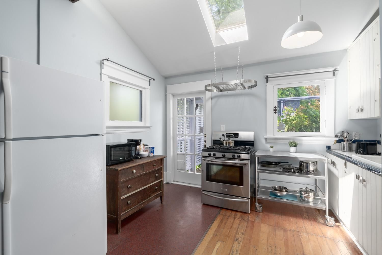 Listing Image 12