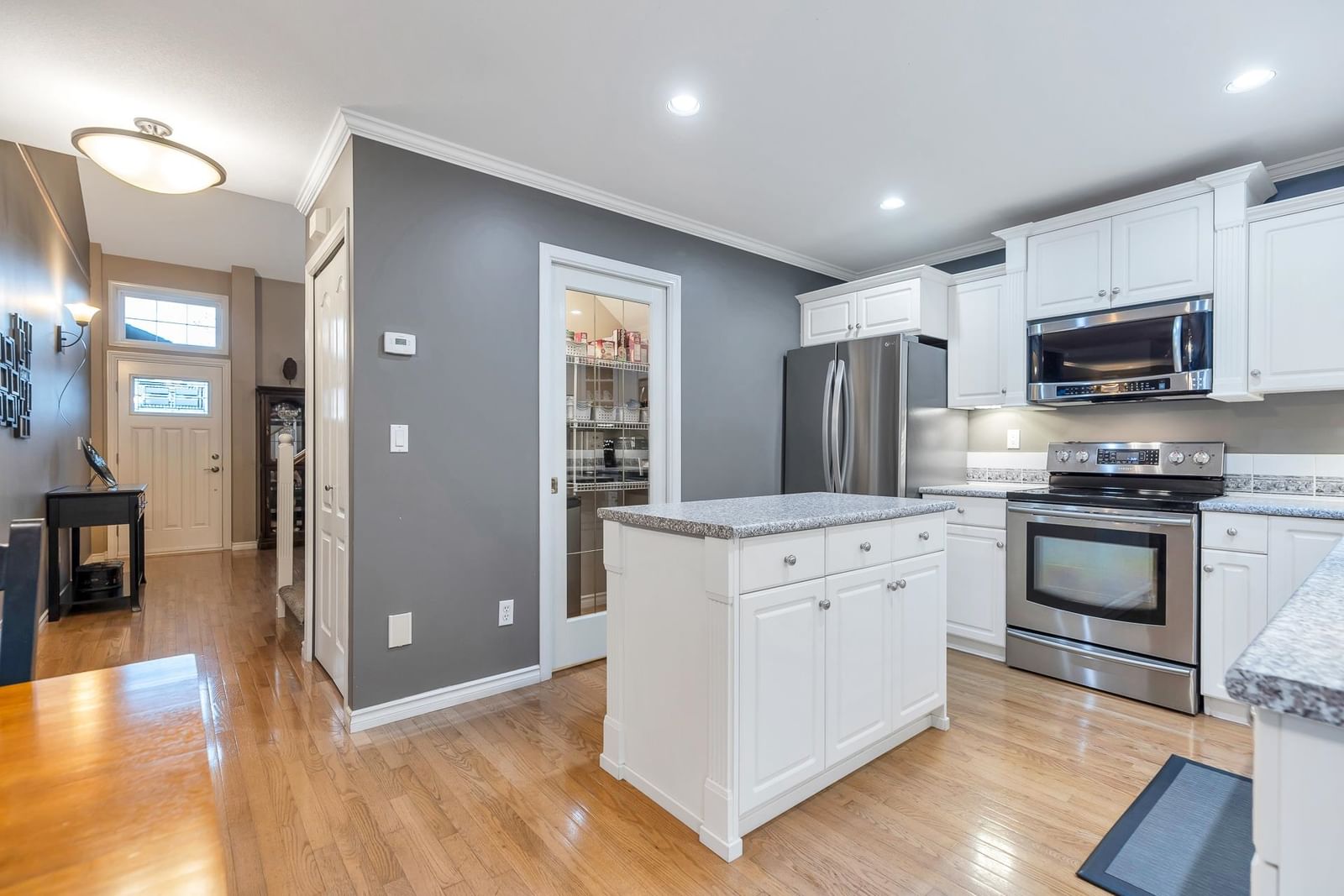 Listing Image 12