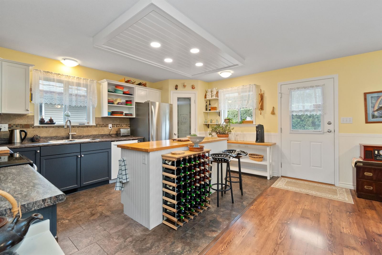 Listing Image 19