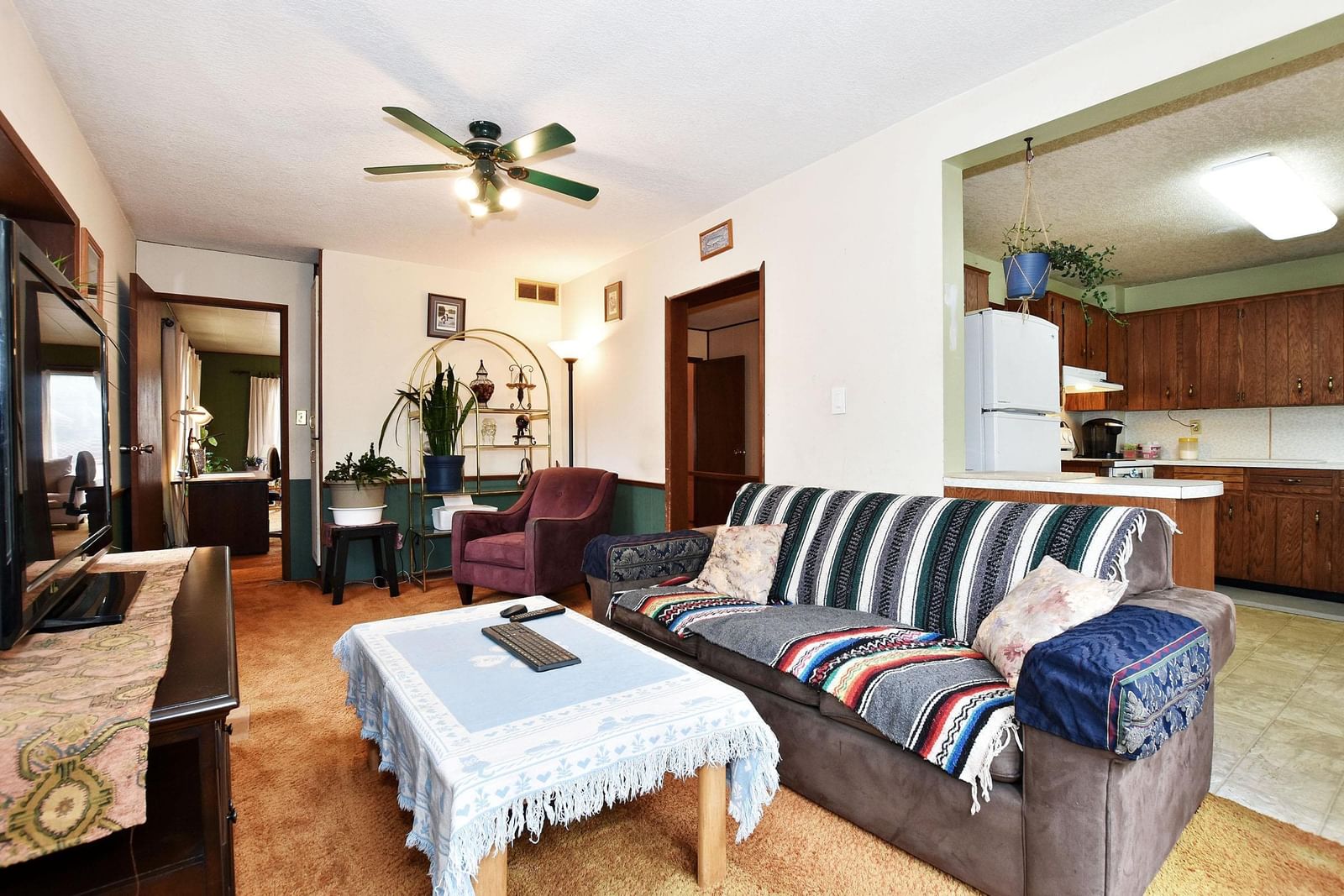 Listing Image 11