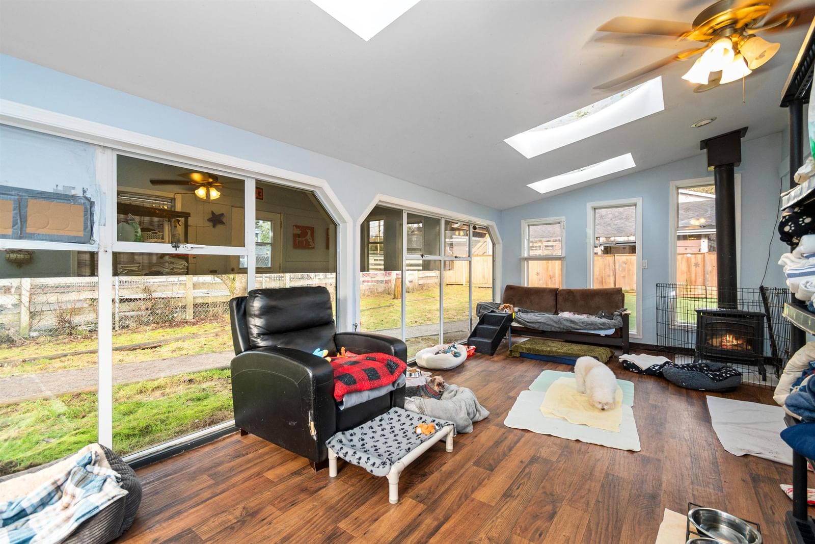 Listing Image 13