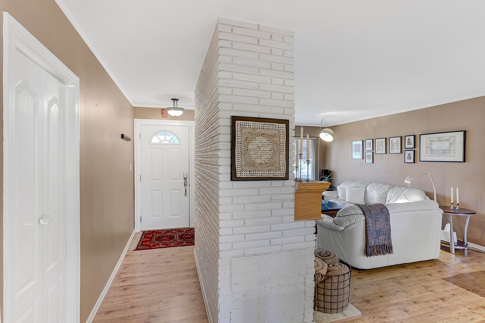 Listing Image 14
