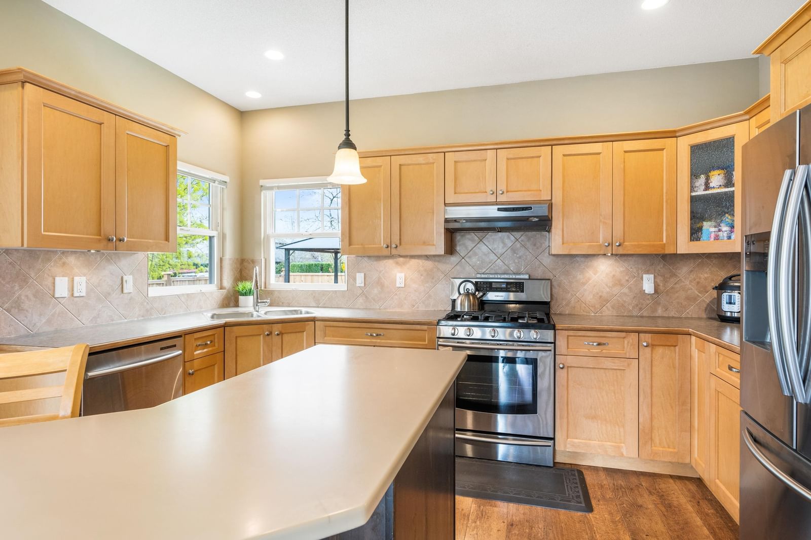 Listing Image 10