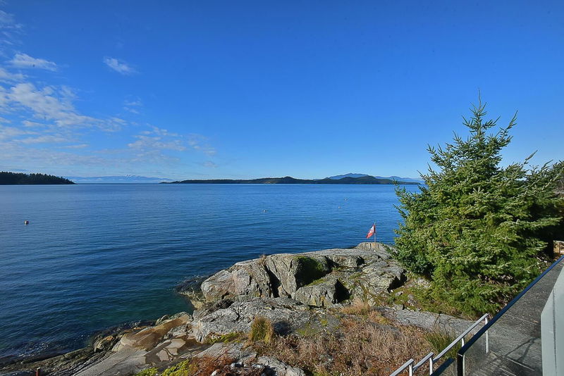 8331 Redrooffs Road, Halfmoon Bay, British Columbia (MLS R2851323)