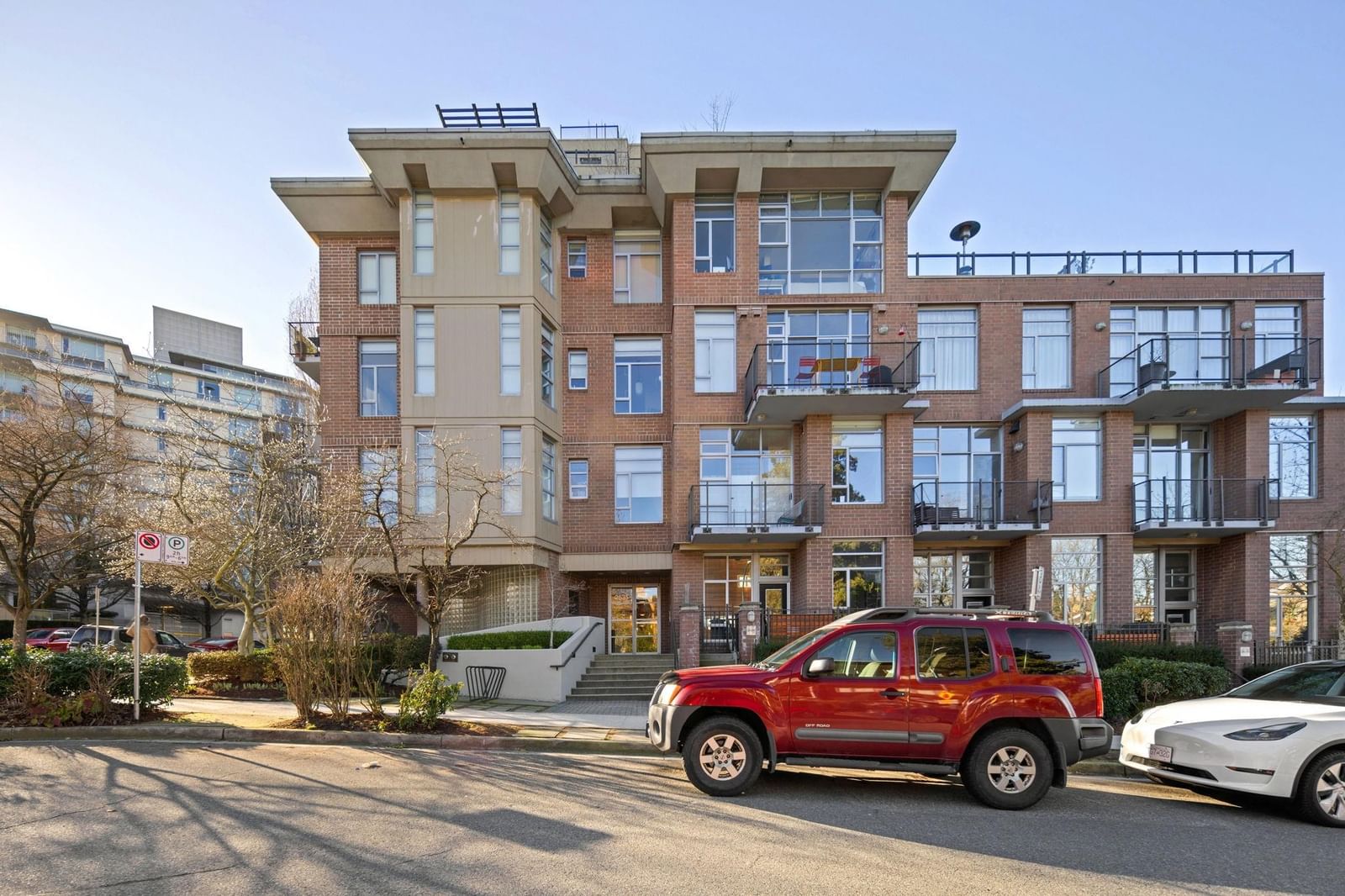 Listing Image 19