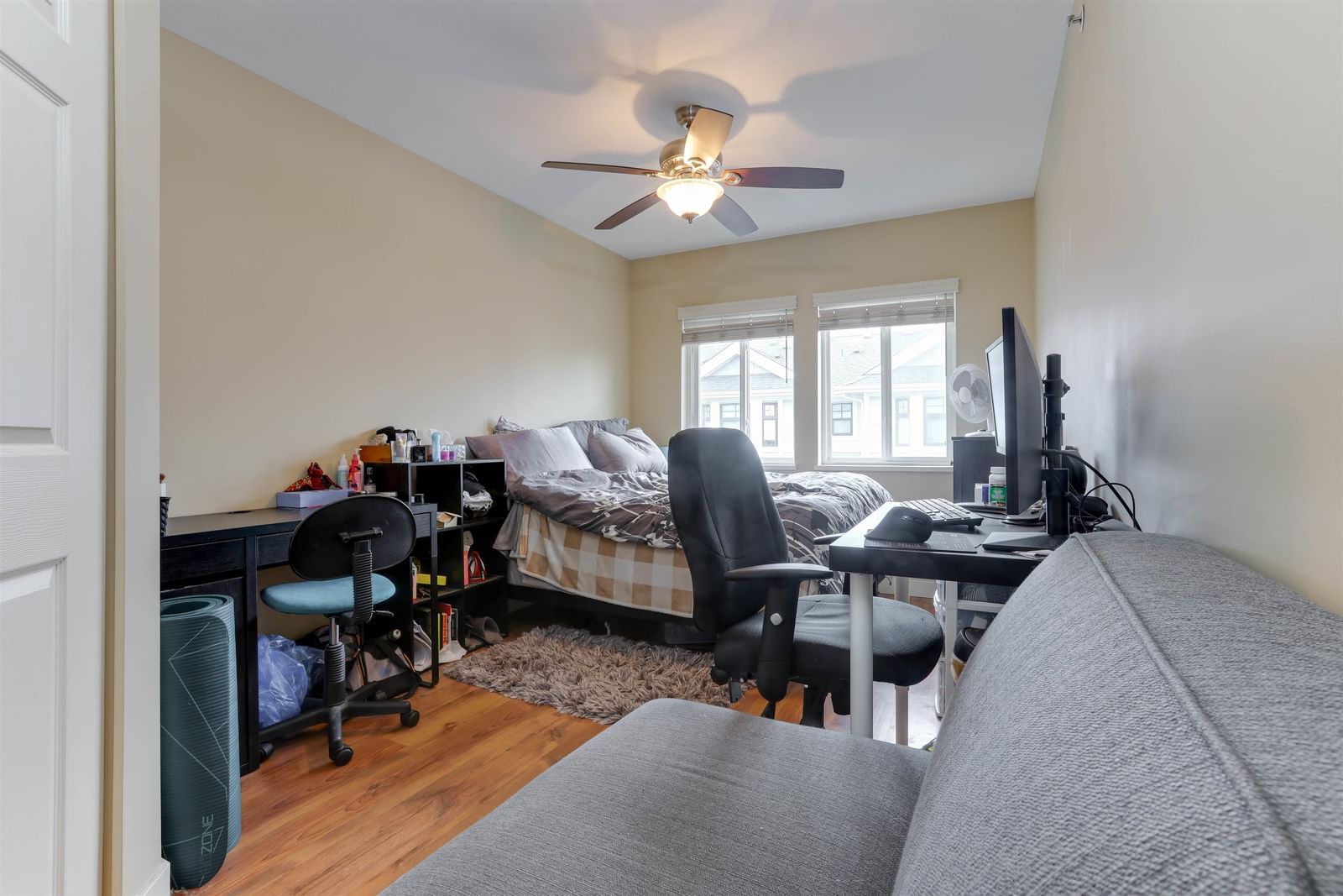Listing Image 19