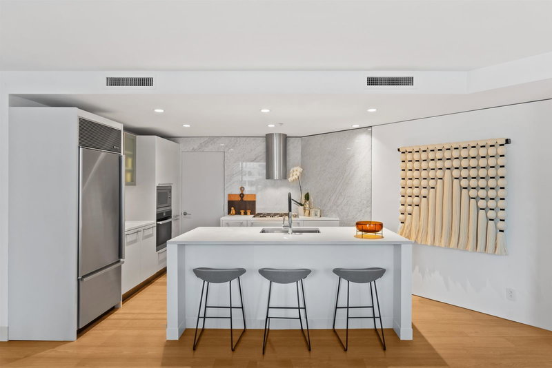 1701 - 1111 Alberni Street, Vancouver, V6E 4V2 | Image 2