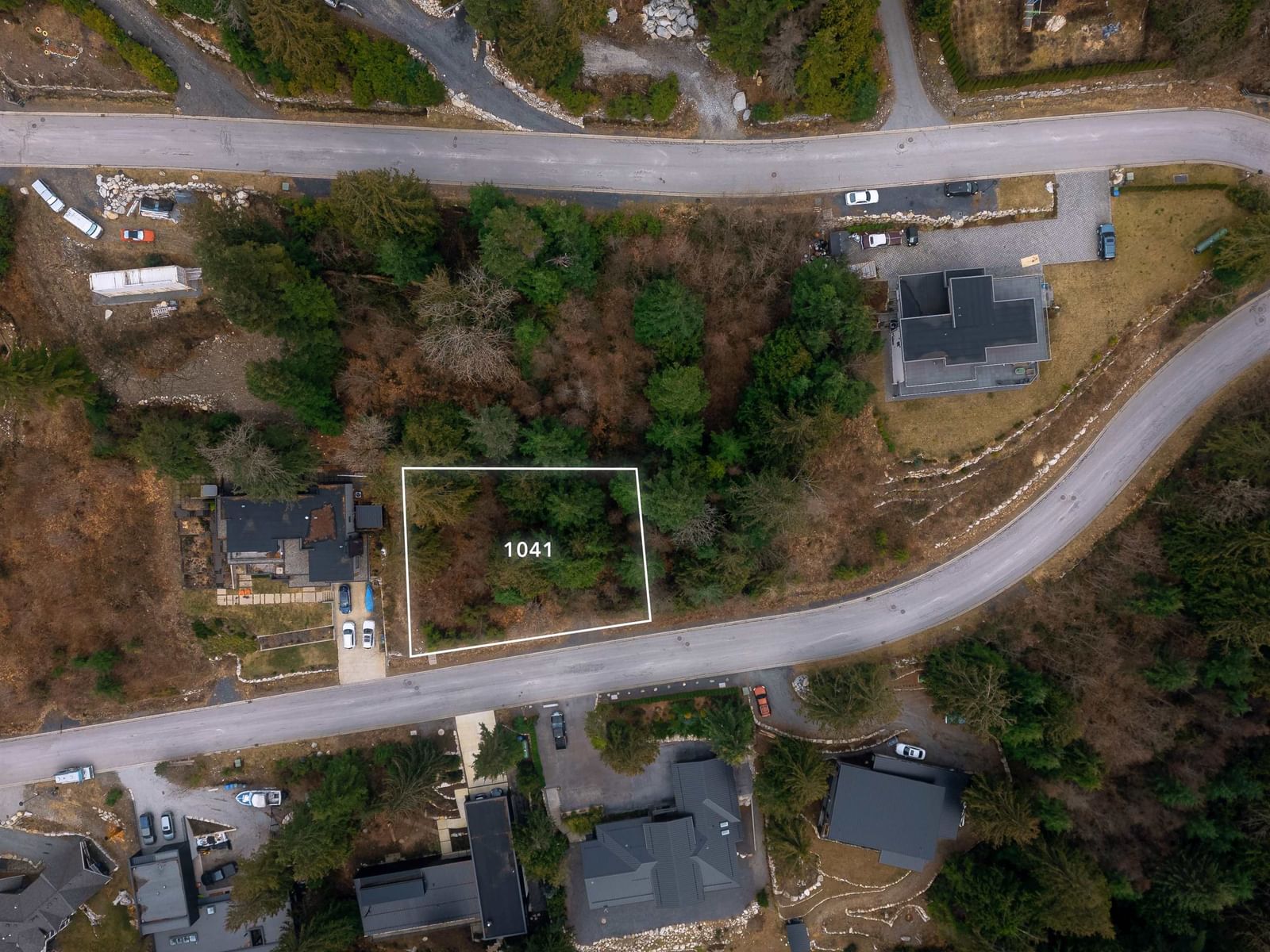 Listing Image 4