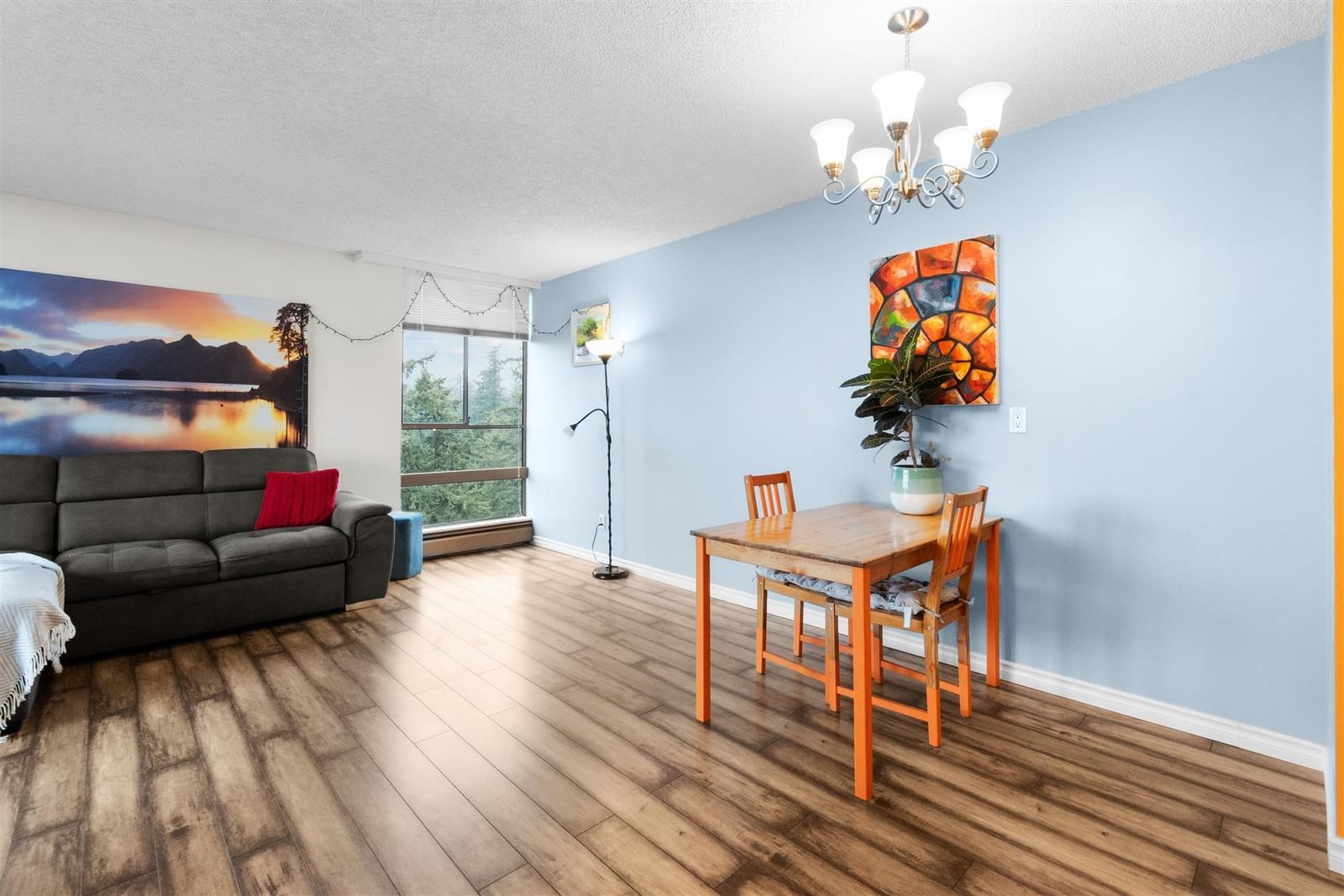 Listing Image 6