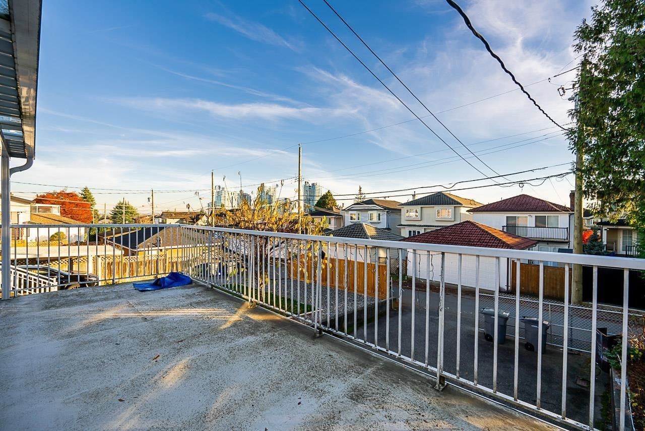 Listing Image 11