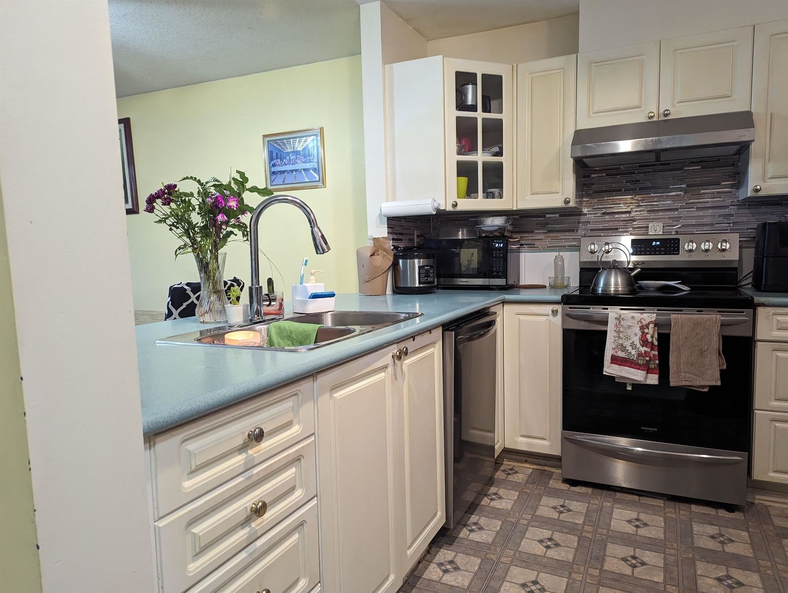 Listing Image 9