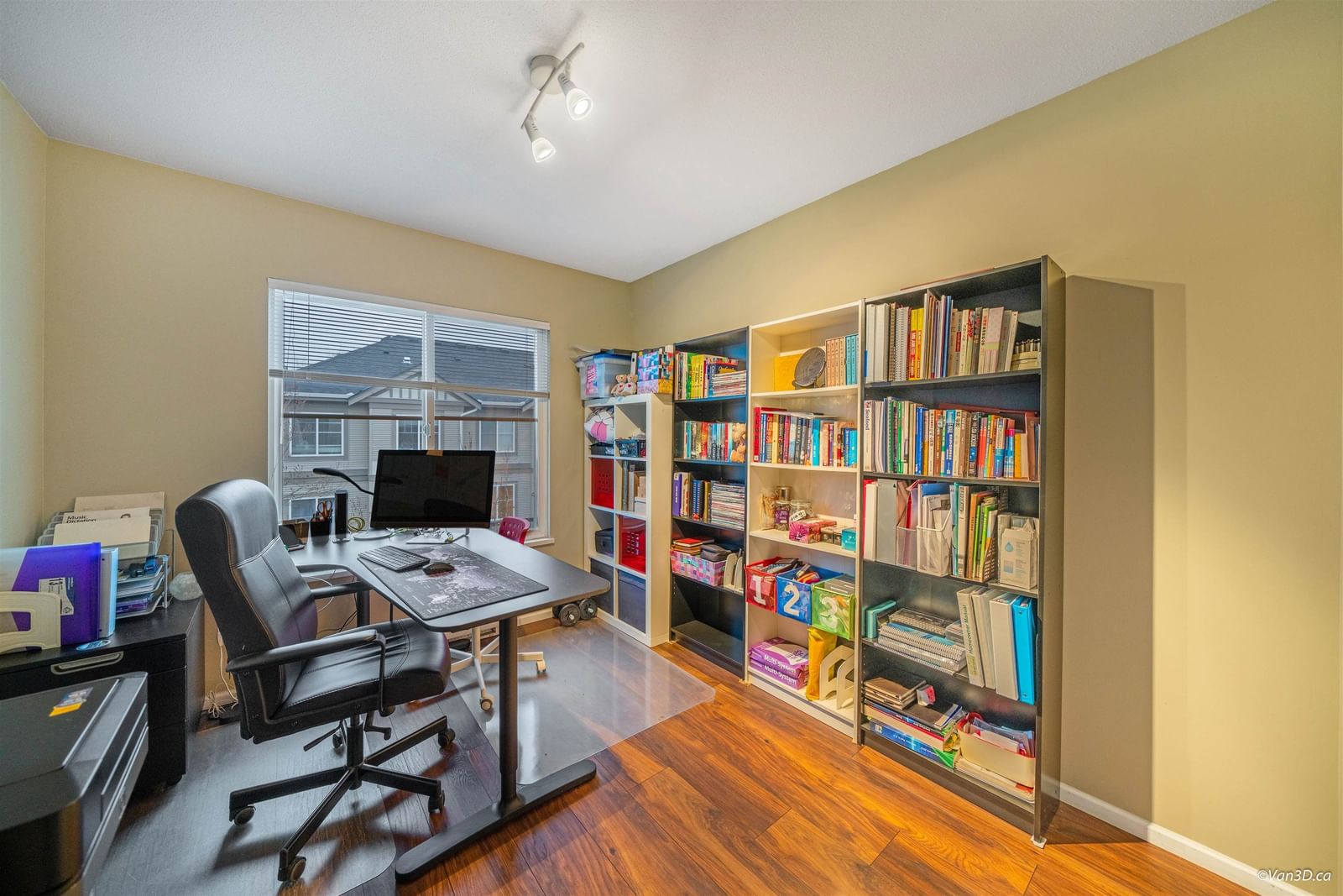 Listing Image 12