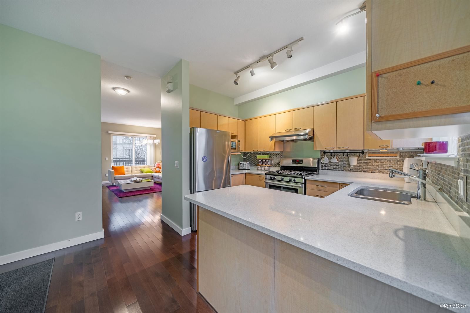 Listing Image 8