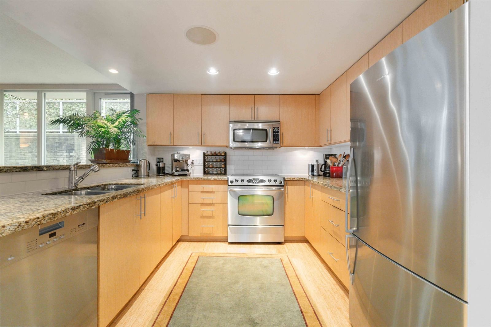 Listing Image 11