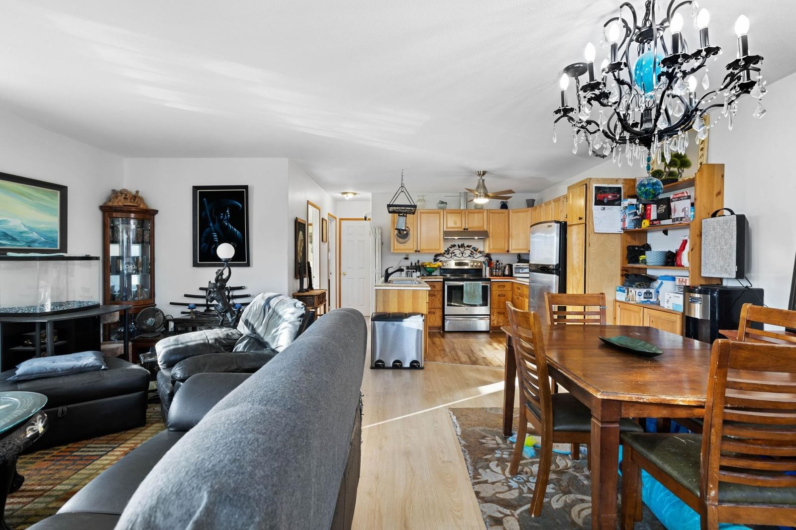 Listing Image 10