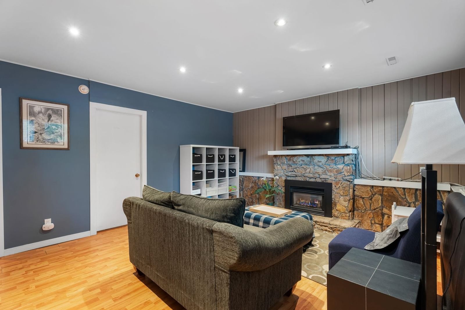 Listing Image 22