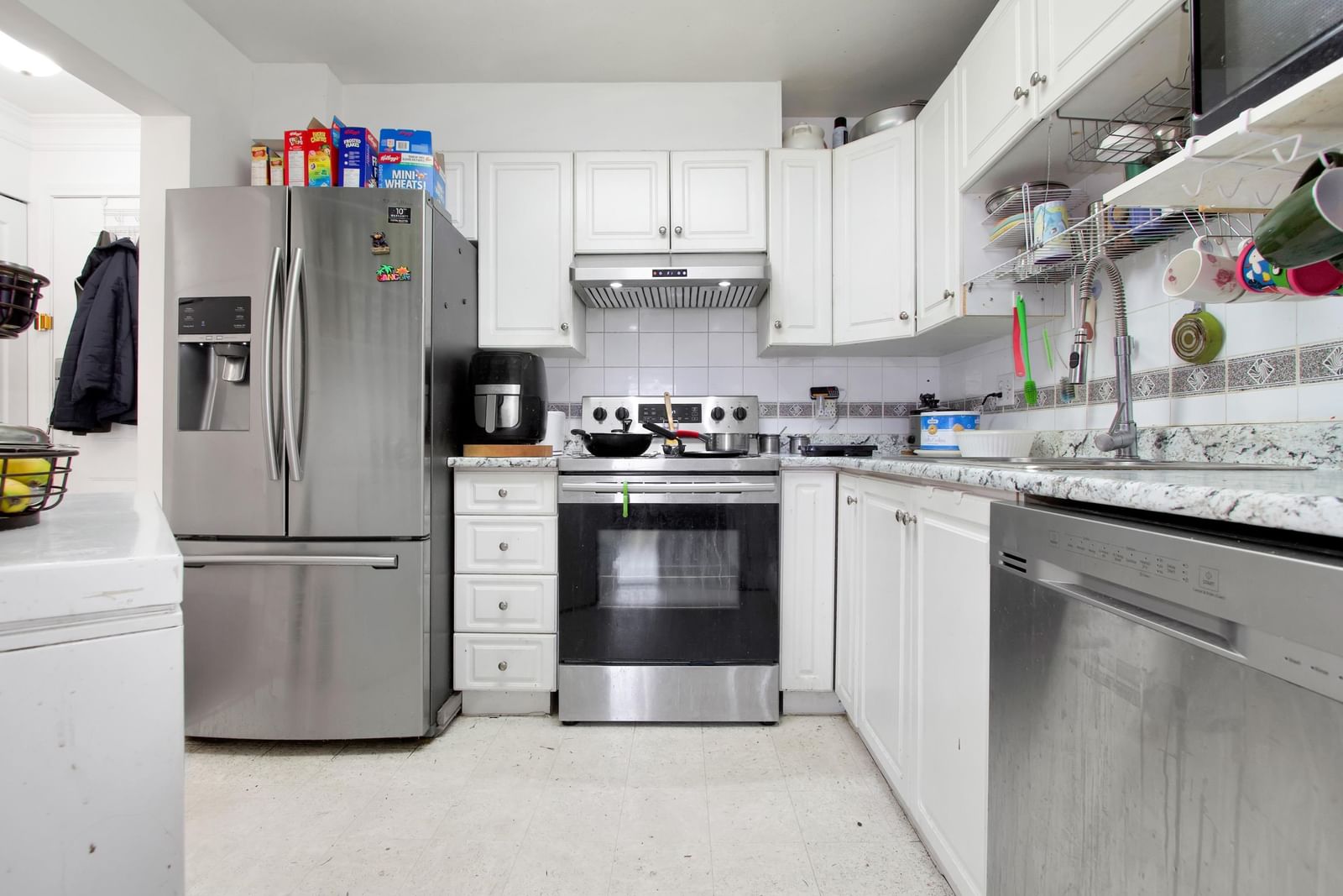 Listing Image 10