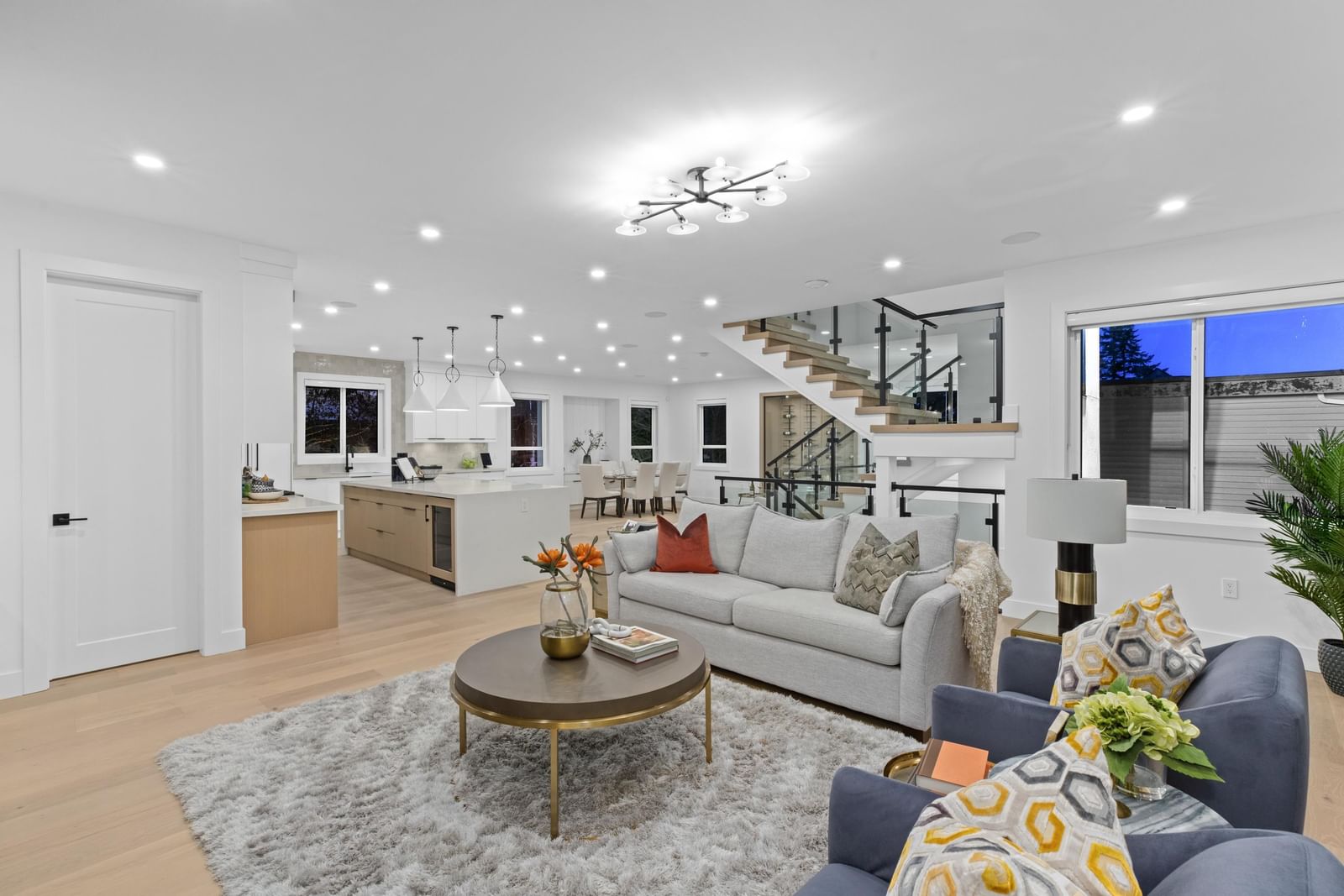 Listing Image 10