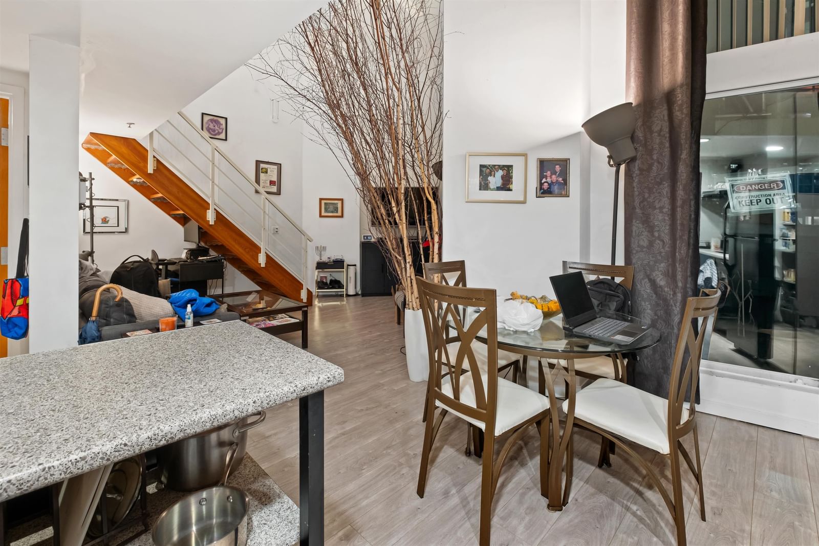 Listing Image 11