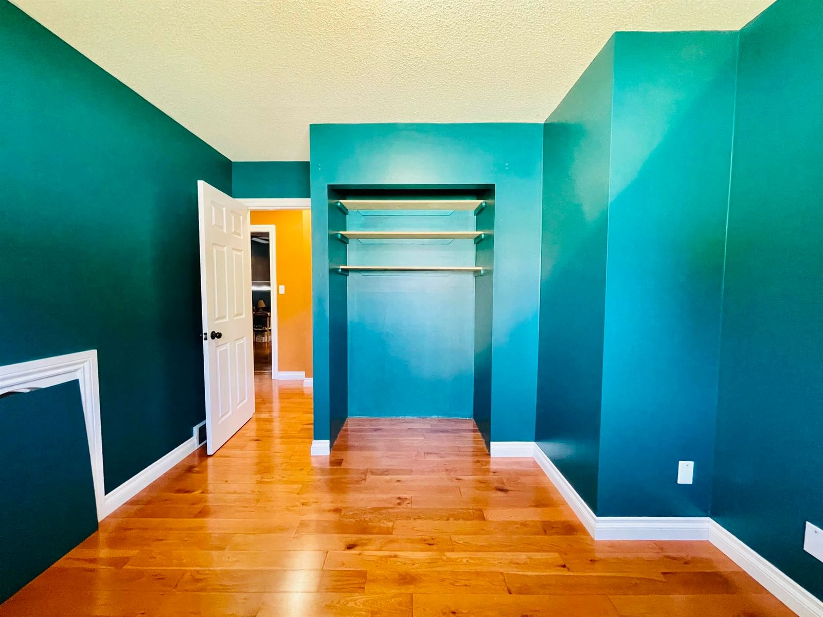 Listing Image 18