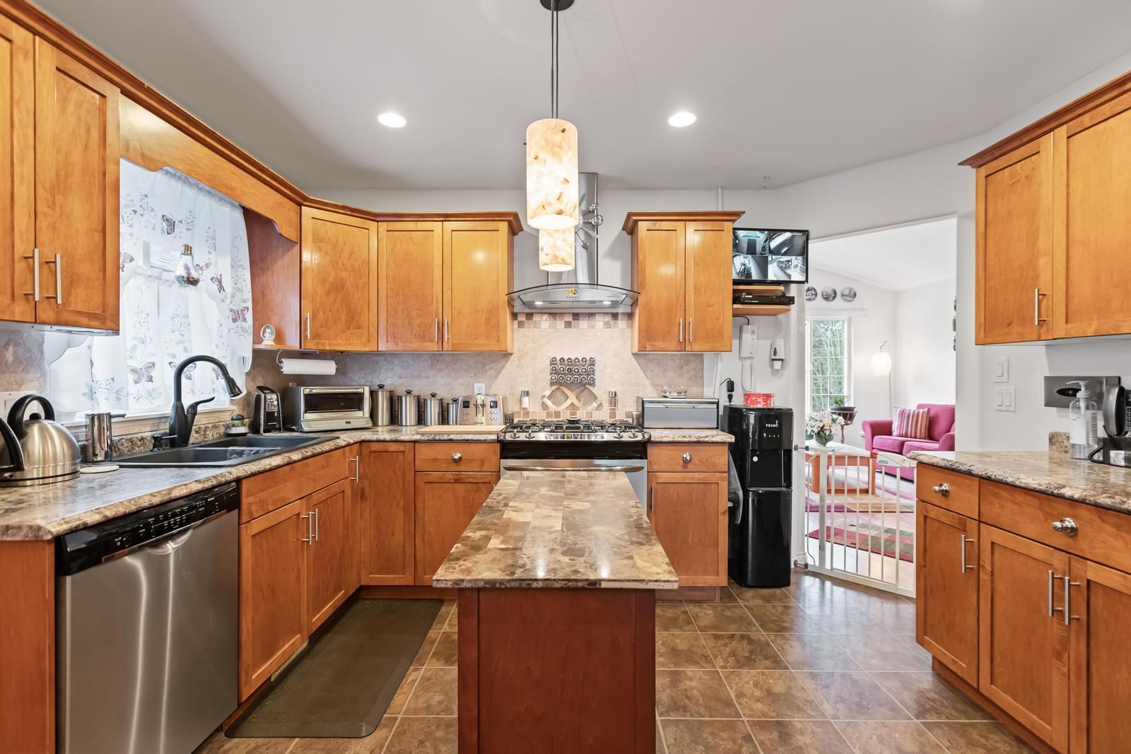 Listing Image 12