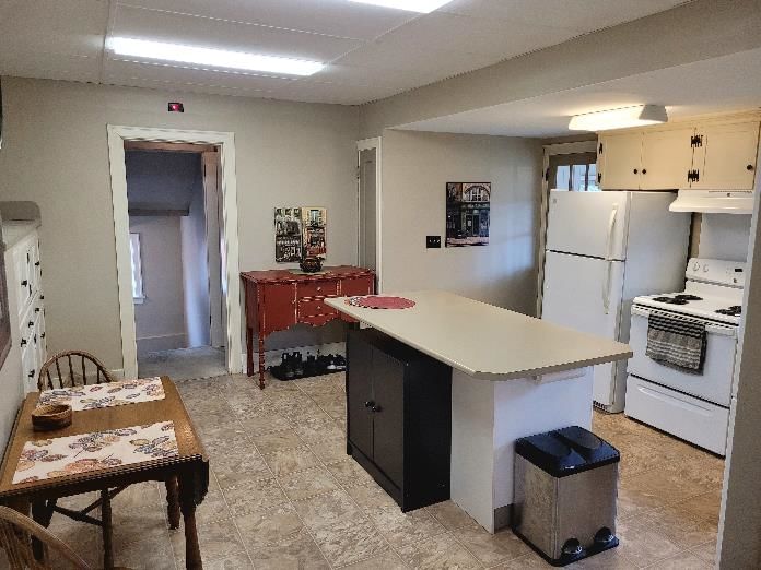 Listing Image 8