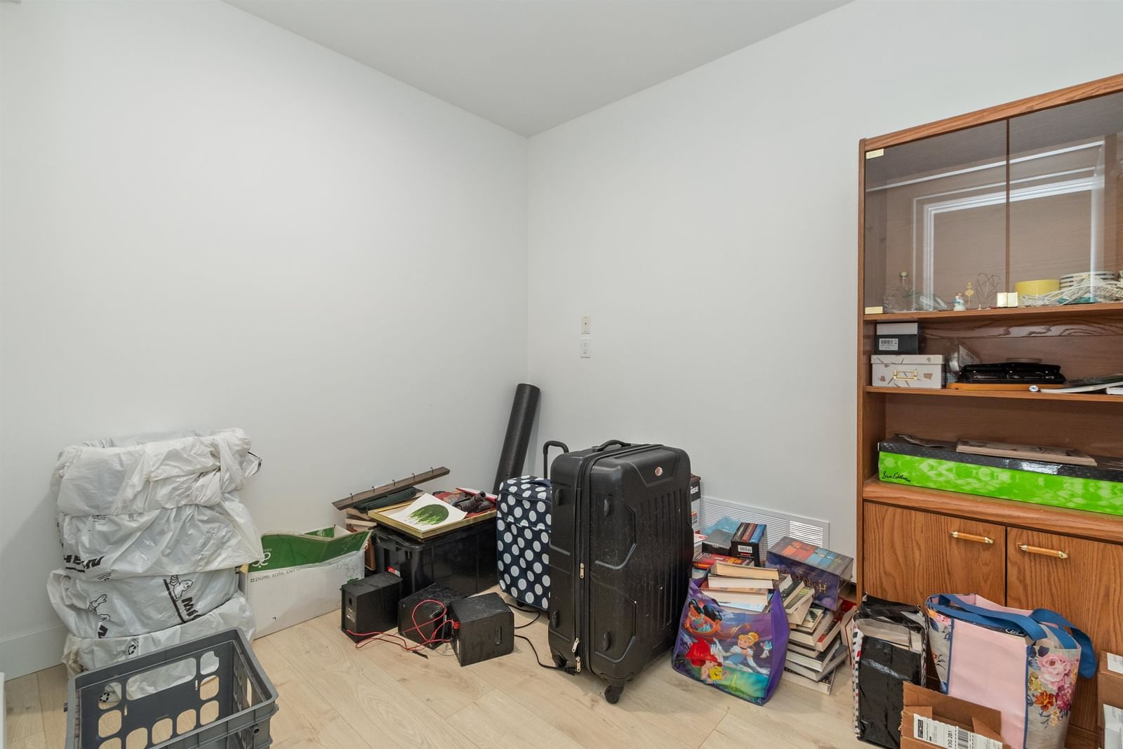 Listing Image 30