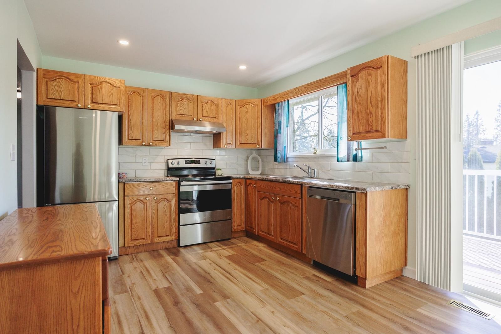 Listing Image 10