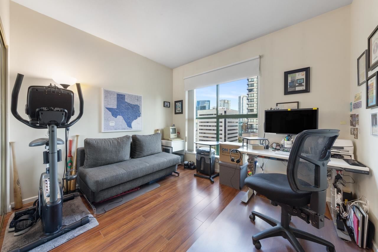 Listing Image 11