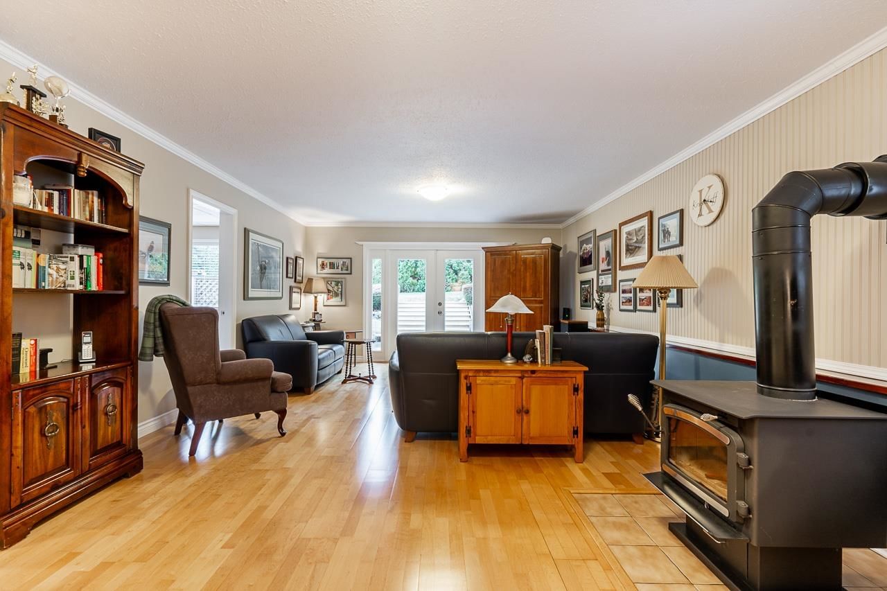 Listing Image 9