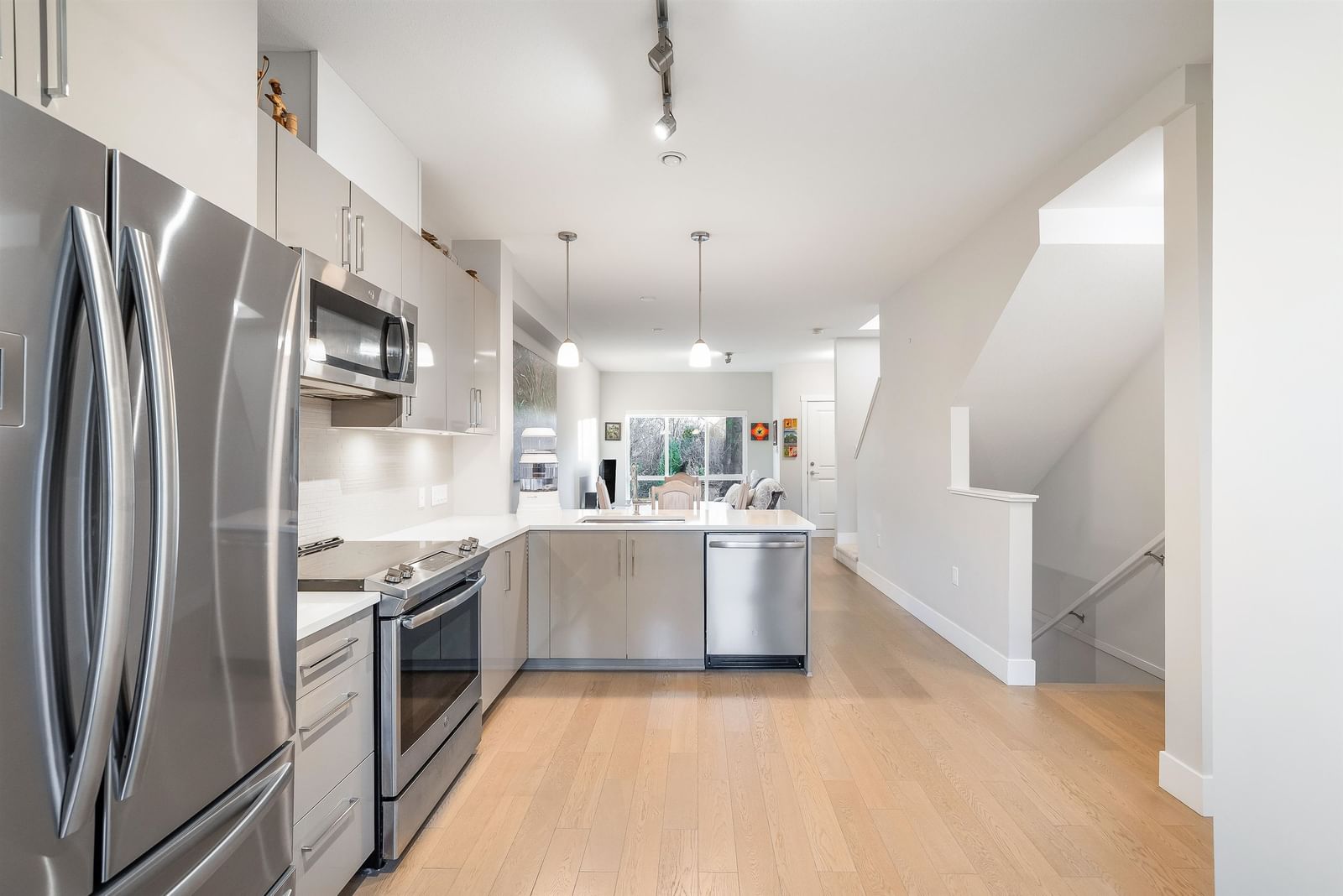 Listing Image 13