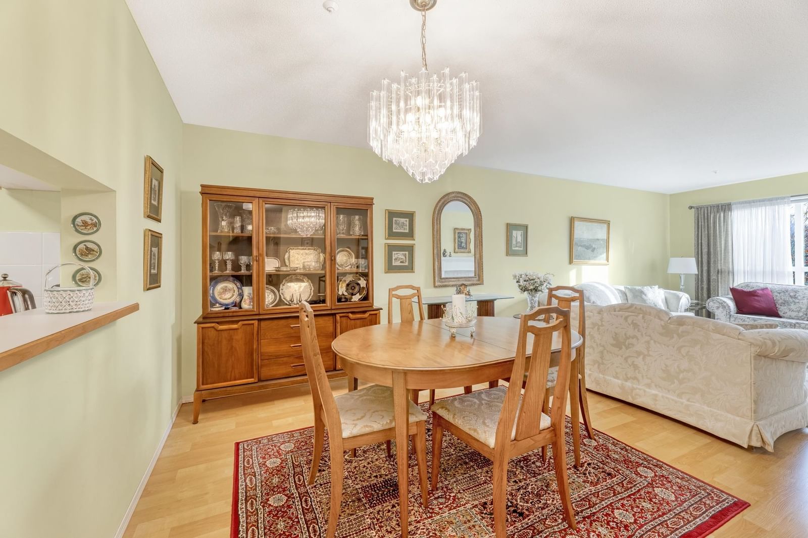 Listing Image 5