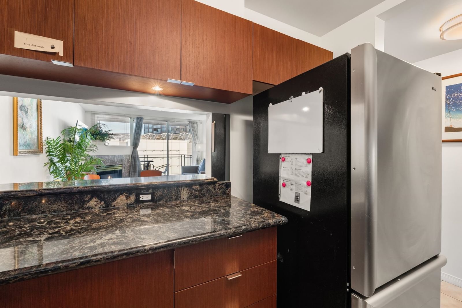 Listing Image 10