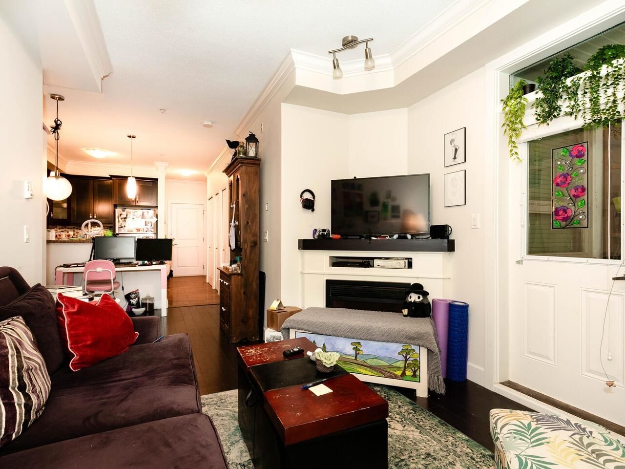 Listing Image 6