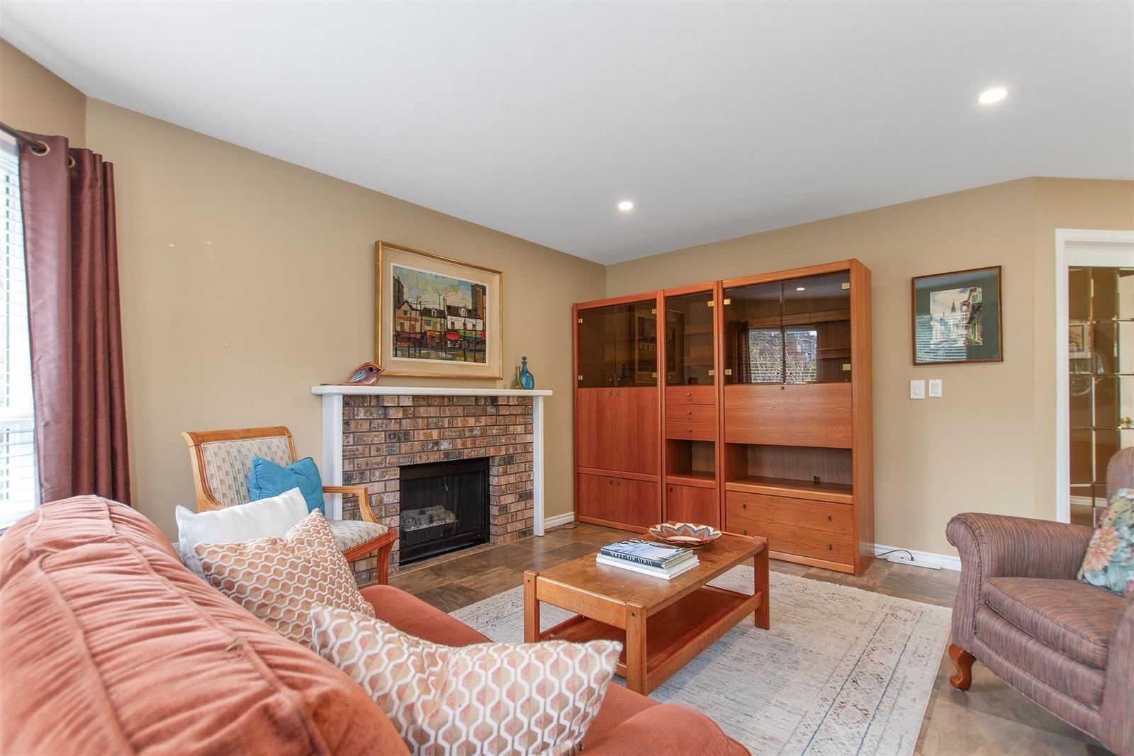 Listing Image 6