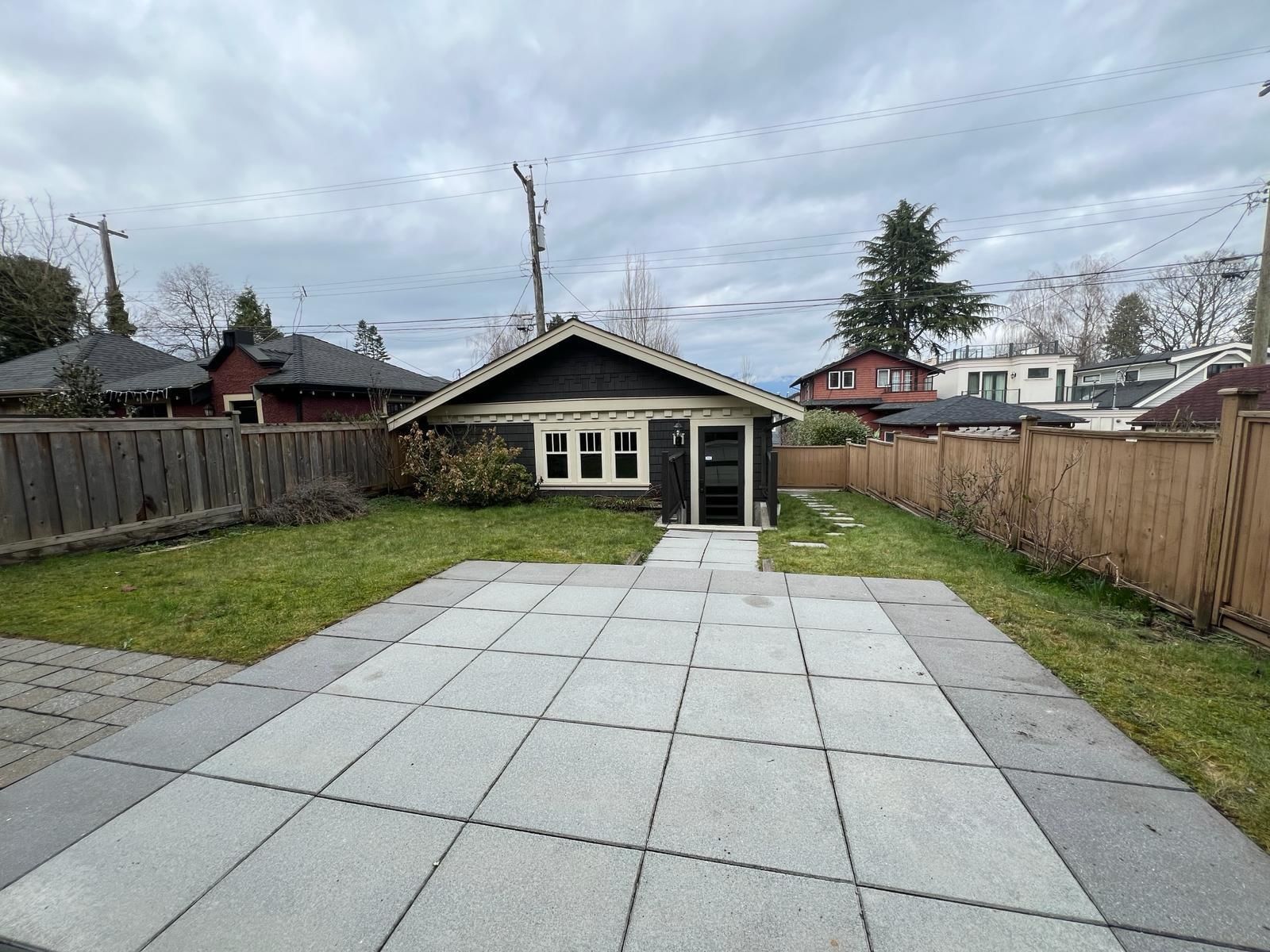 Listing Image 11