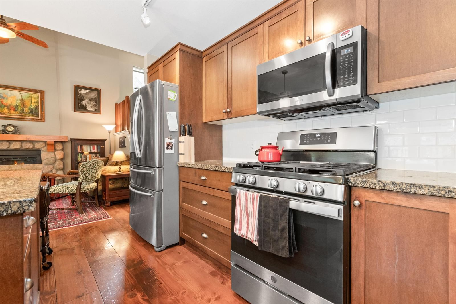 Listing Image 9