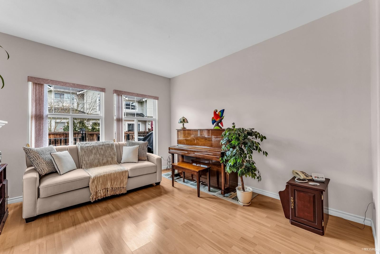 Listing Image 11