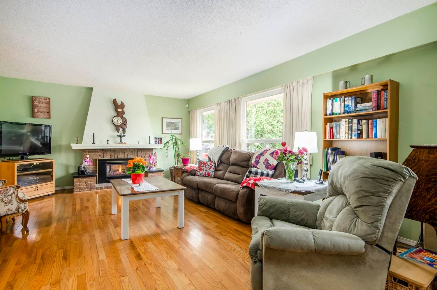 Listing Image 16