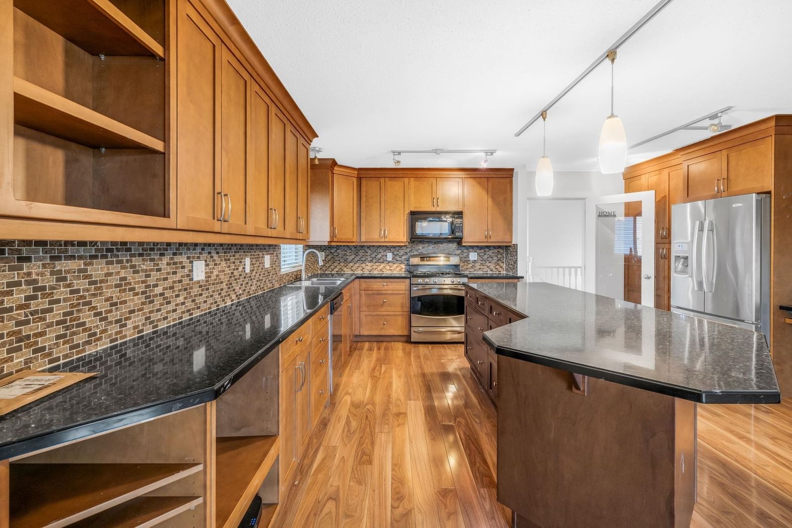Listing Image 16