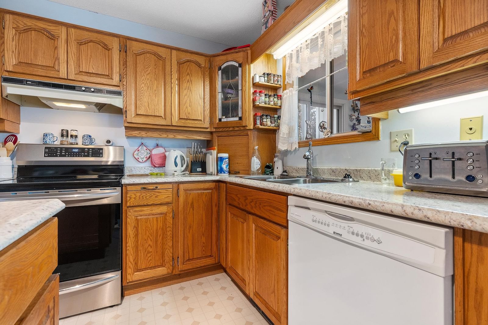 Listing Image 11