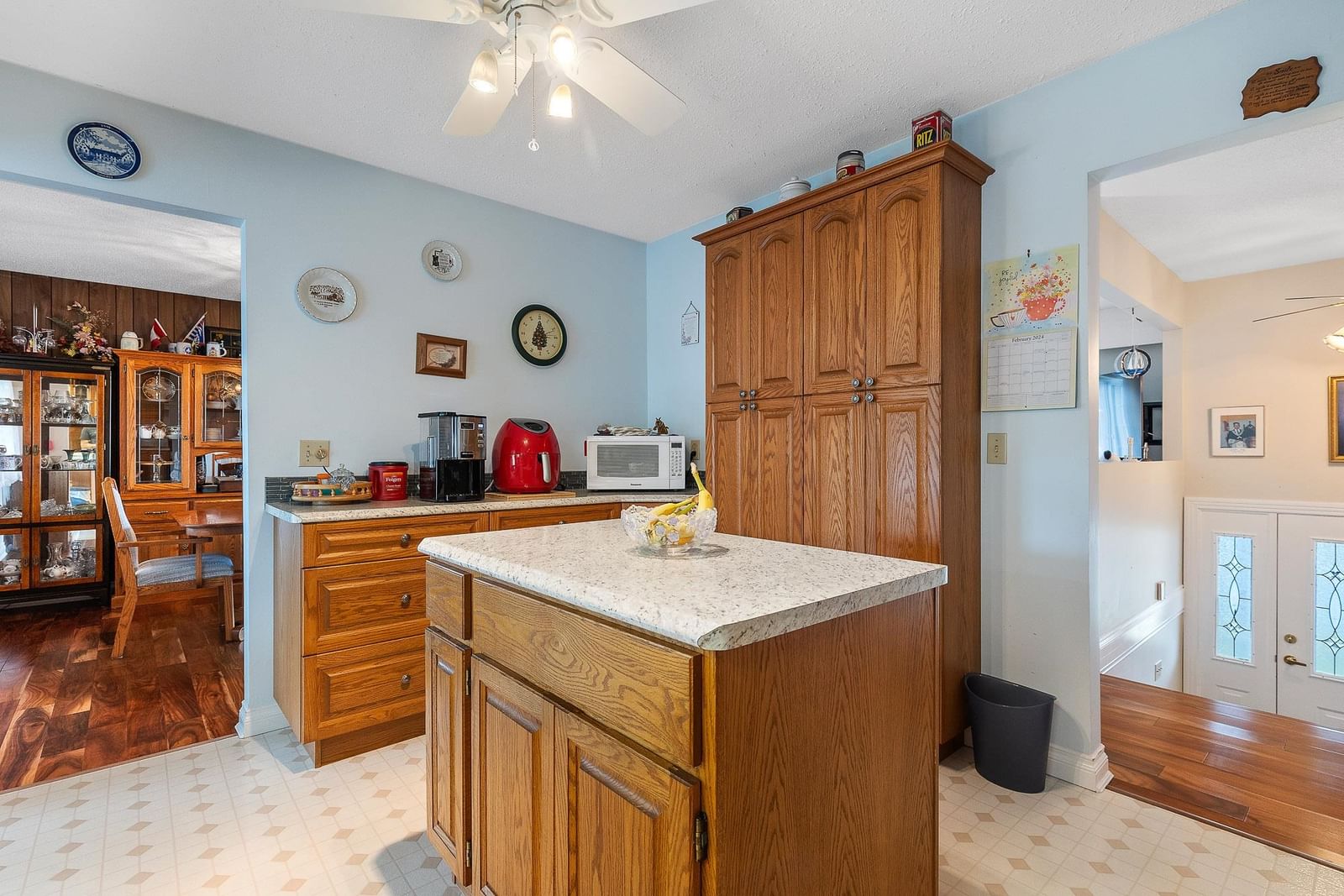 Listing Image 12