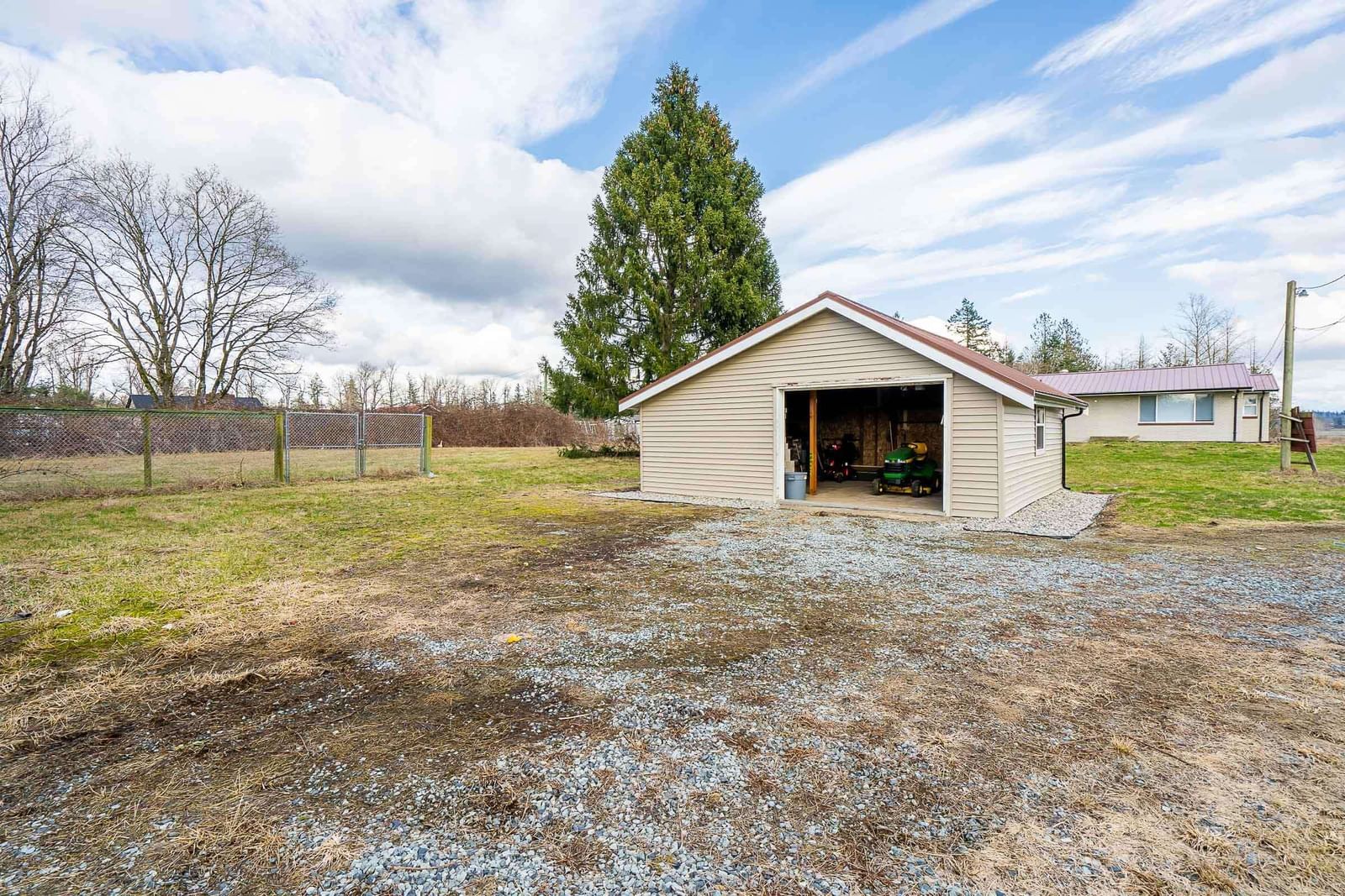 Listing Image 24