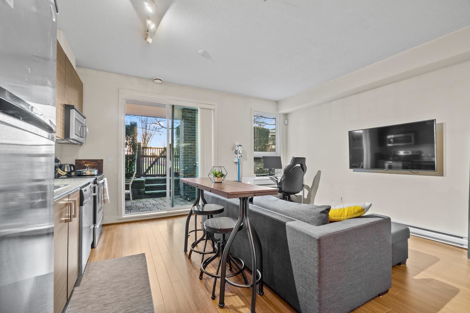 Listing Image 6